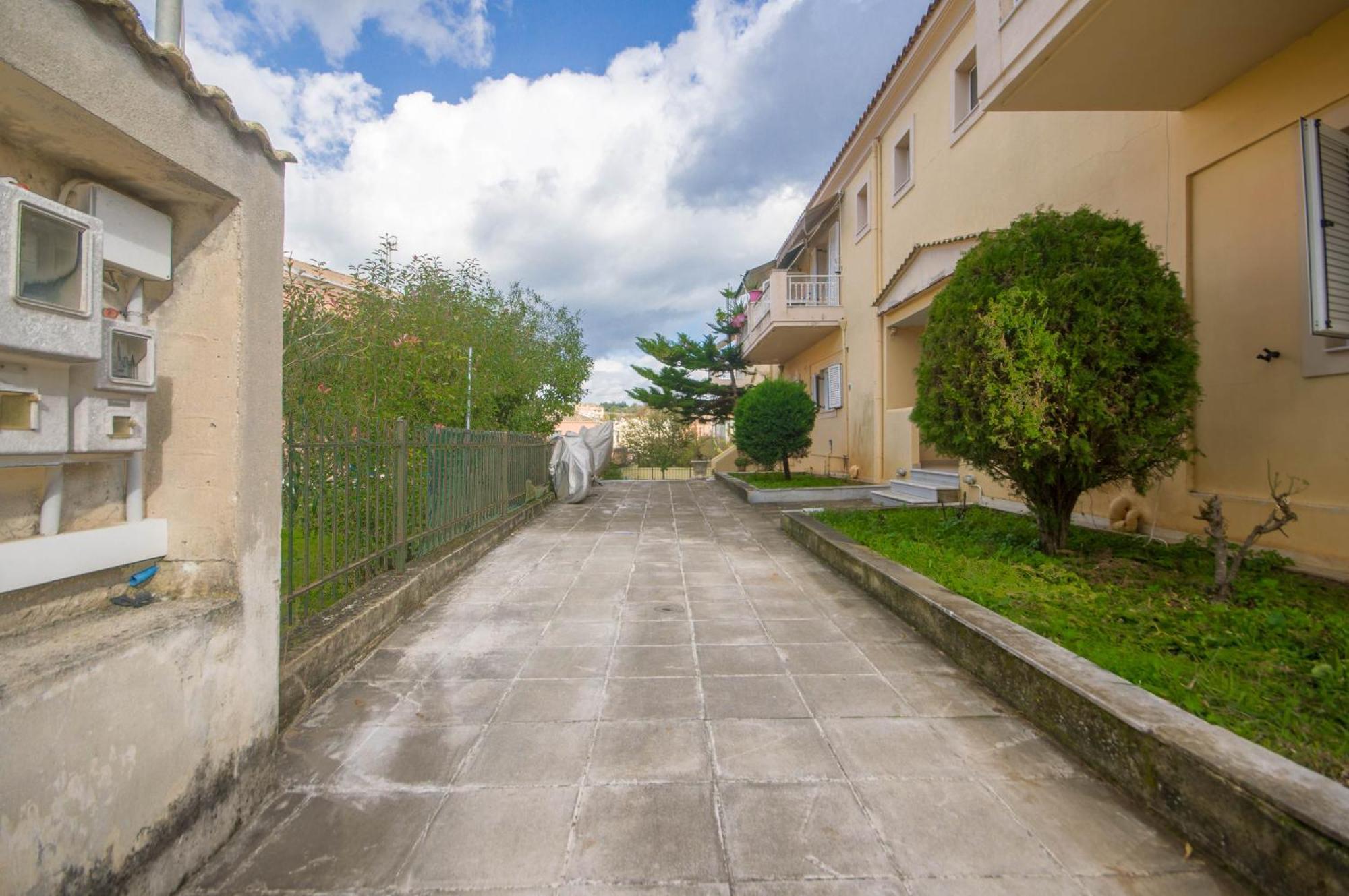 Διωροφη Μεζονετα-2Km Απο Το Κεντρο-Iliana House Apartment Alepou Exterior photo